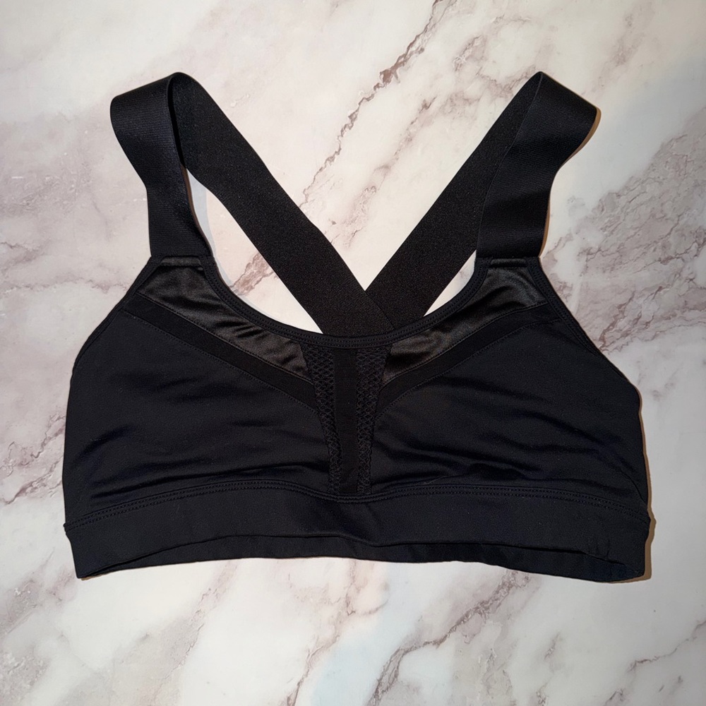 Alo Black Cross-Back Sports Bra
